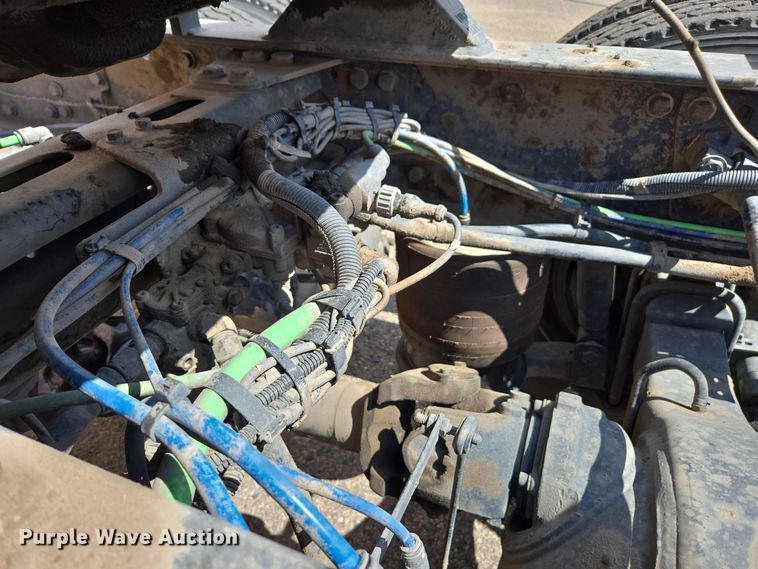 image for item EC0925 2016 Freightliner 11M semi truck