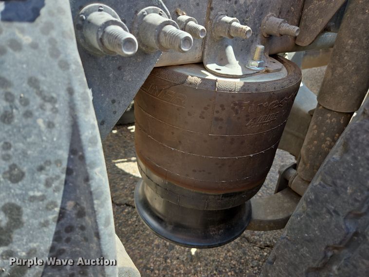 image for item EC0925 2016 Freightliner 11M semi truck