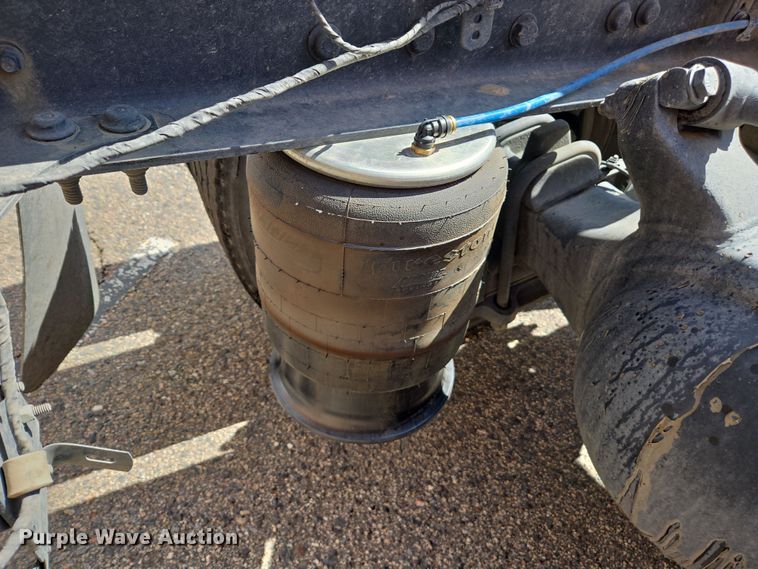 image for item EC0925 2016 Freightliner 11M semi truck