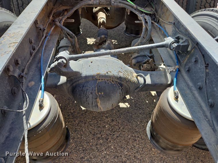 image for item EC0925 2016 Freightliner 11M semi truck