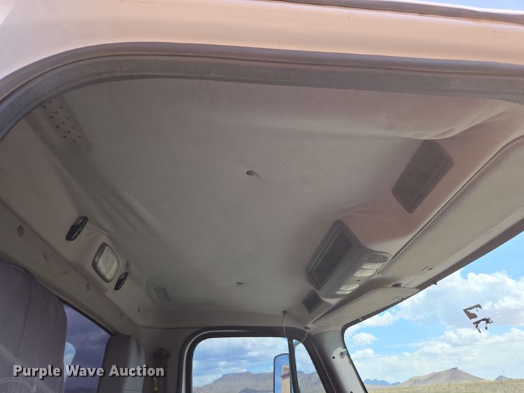 image for item EC0925 2016 Freightliner 11M semi truck