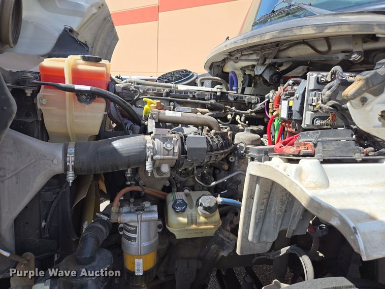 image for item EC0925 2016 Freightliner 11M semi truck