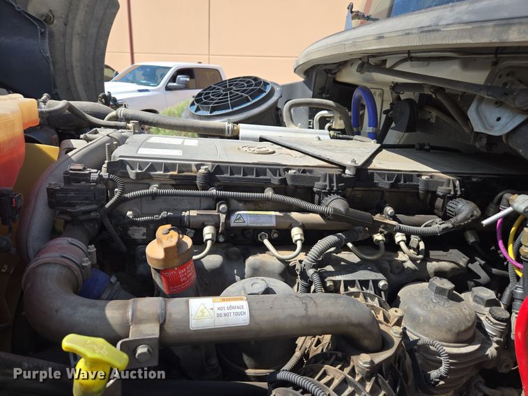 image for item EC0925 2016 Freightliner 11M semi truck