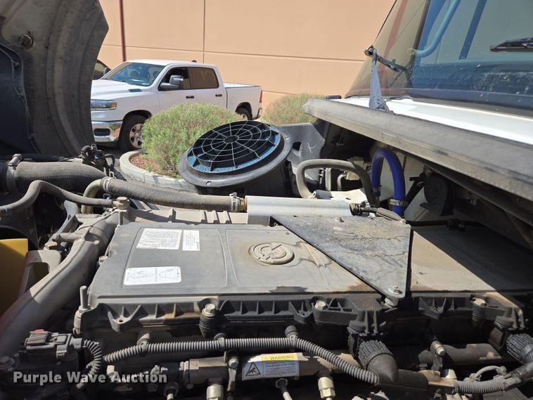 image for item EC0925 2016 Freightliner 11M semi truck