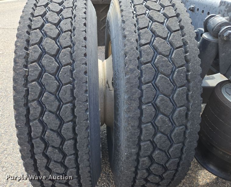 image for item EC0925 2016 Freightliner 11M semi truck