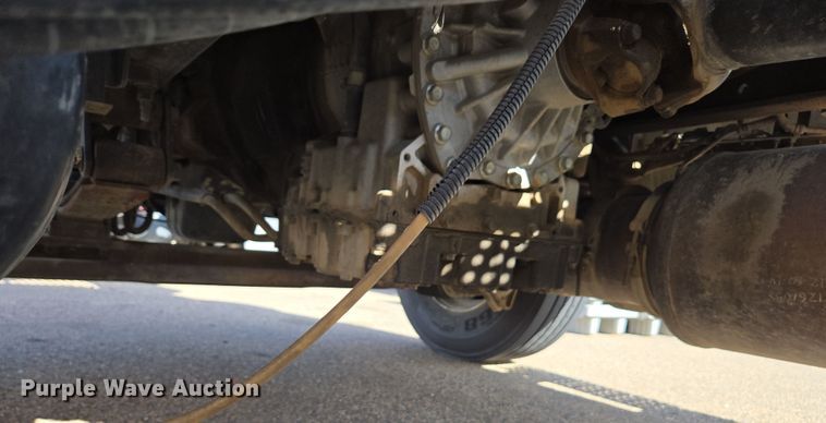 image for item EC0926 2012 International 4400 semi truck