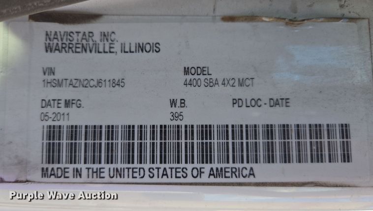 image for item EC0926 2012 International 4400 semi truck