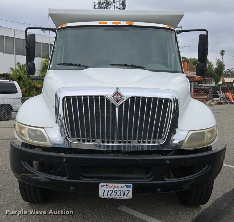 image for item EC0958 2013 International 4300 dump truck