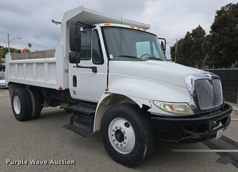 image for item EC0958 2013 International 4300 dump truck