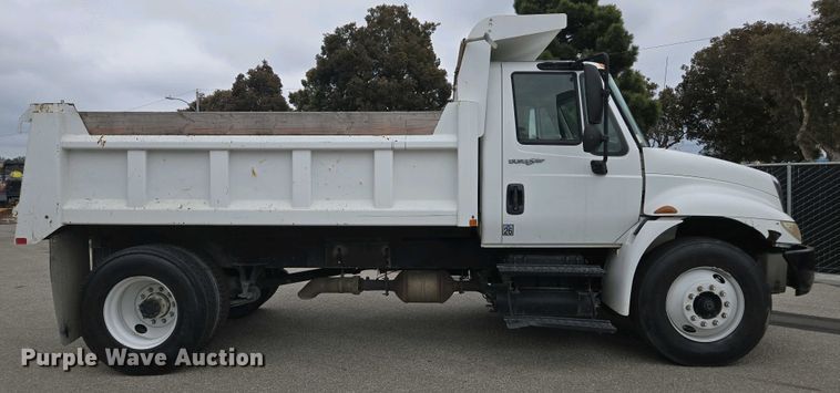 image for item EC0958 2013 International 4300 dump truck