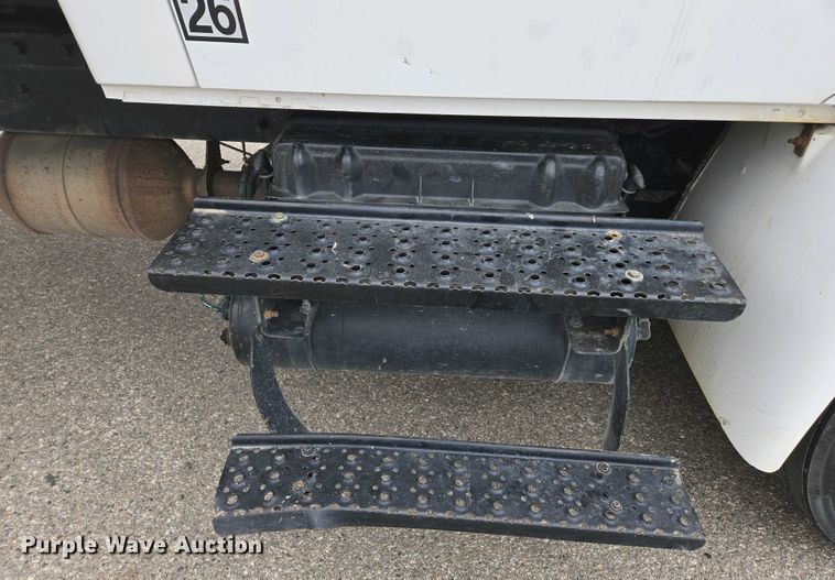 image for item EC0958 2013 International 4300 dump truck