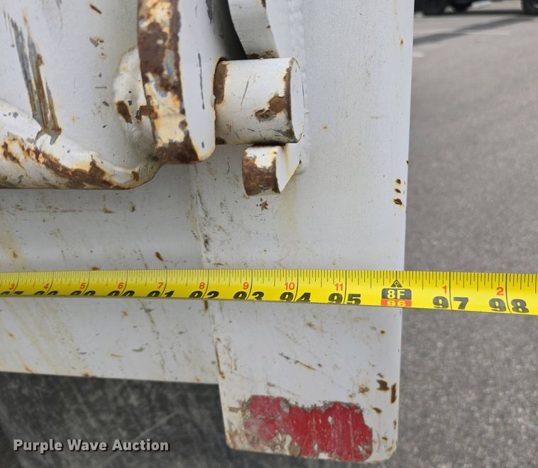 image for item EC0958 2013 International 4300 dump truck