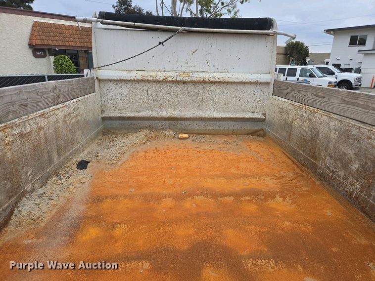 image for item EC0958 2013 International 4300 dump truck