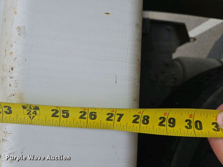 image for item EC0958 2013 International 4300 dump truck