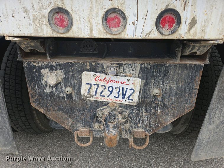 image for item EC0958 2013 International 4300 dump truck