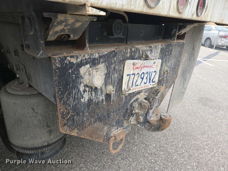 image for item EC0958 2013 International 4300 dump truck