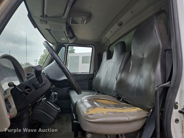 image for item EC0958 2013 International 4300 dump truck