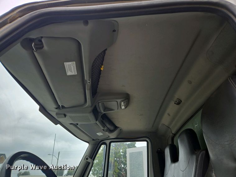 image for item EC0958 2013 International 4300 dump truck