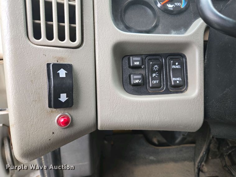 image for item EC0958 2013 International 4300 dump truck