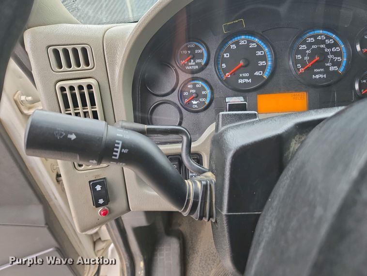 image for item EC0958 2013 International 4300 dump truck