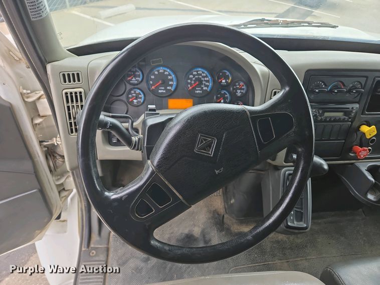 image for item EC0958 2013 International 4300 dump truck