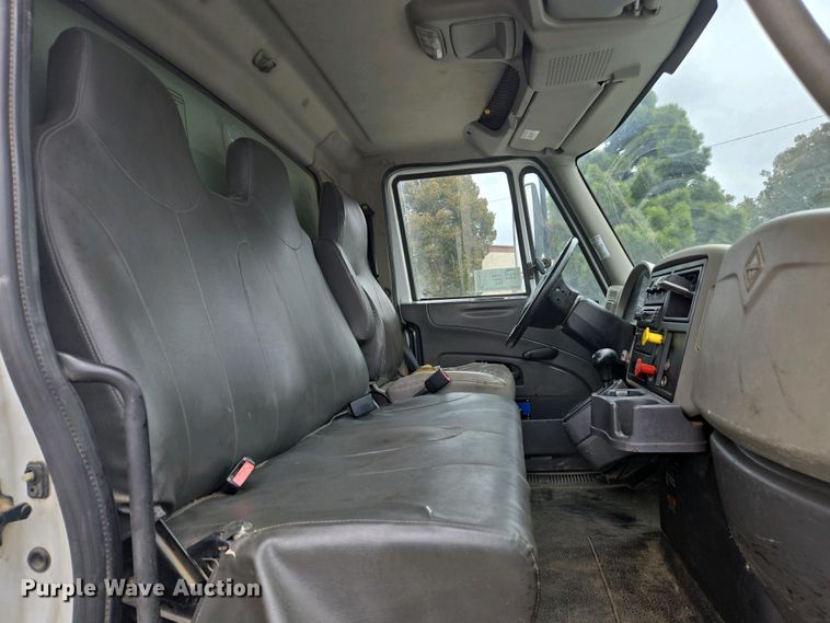 image for item EC0958 2013 International 4300 dump truck