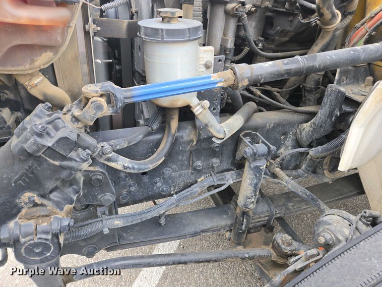 image for item EC0958 2013 International 4300 dump truck