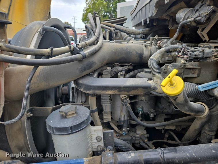 image for item EC0958 2013 International 4300 dump truck