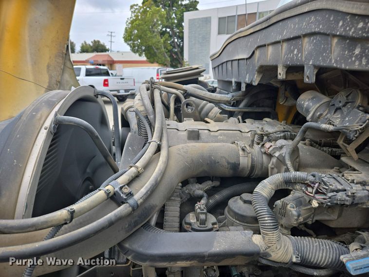 image for item EC0958 2013 International 4300 dump truck