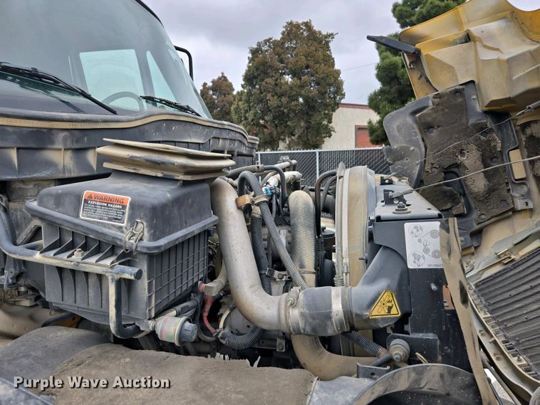 image for item EC0958 2013 International 4300 dump truck