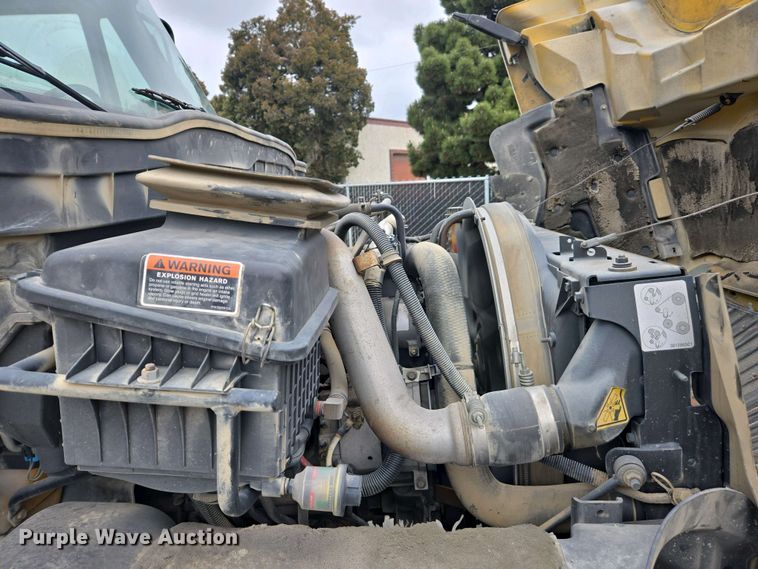 image for item EC0958 2013 International 4300 dump truck
