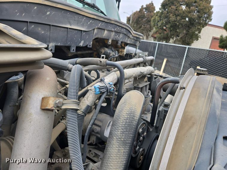 image for item EC0958 2013 International 4300 dump truck