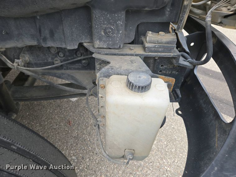 image for item EC0958 2013 International 4300 dump truck