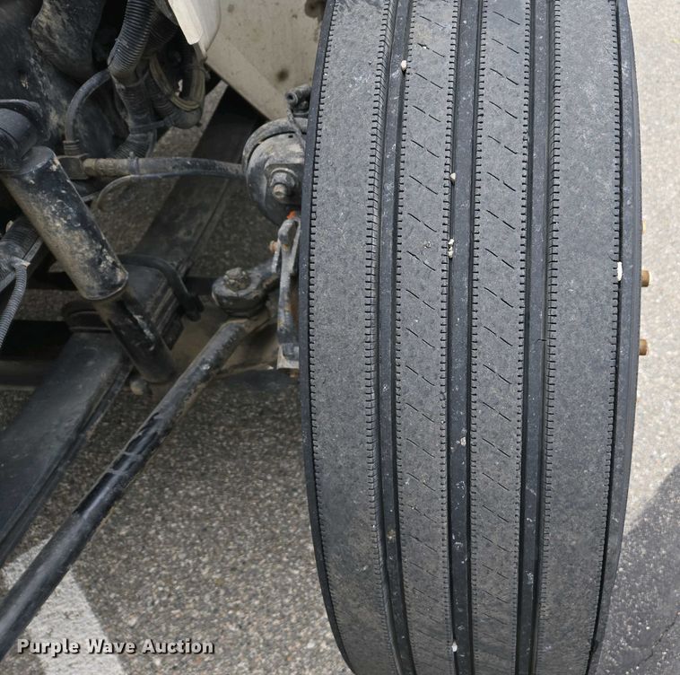 image for item EC0958 2013 International 4300 dump truck