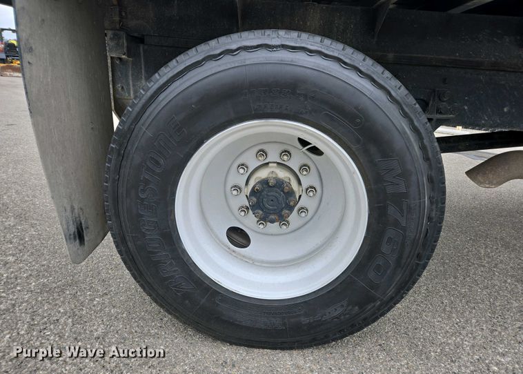 image for item EC0958 2013 International 4300 dump truck