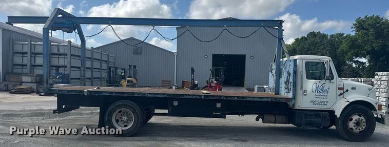 image for item EC3525 1999 International 4700 flatbed truck