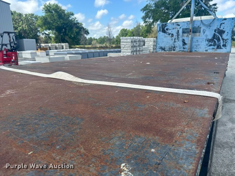 image for item EC3525 1999 International 4700 flatbed truck