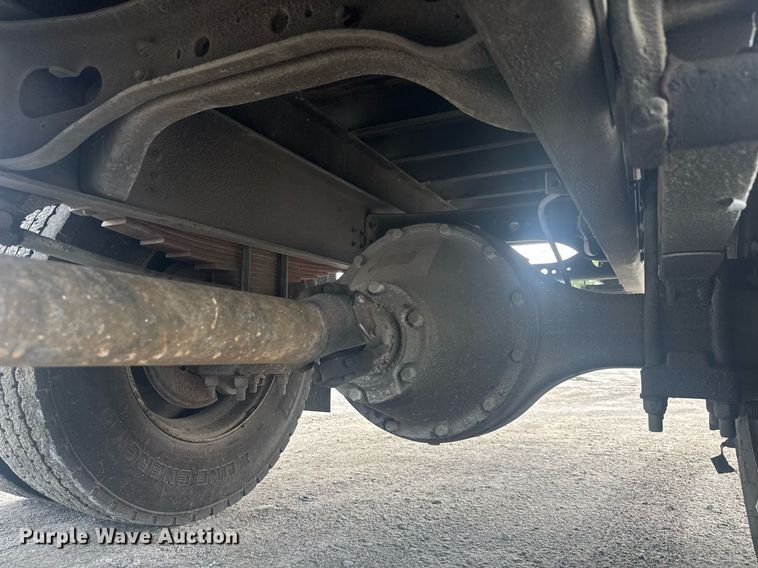 image for item EC3525 1999 International 4700 flatbed truck