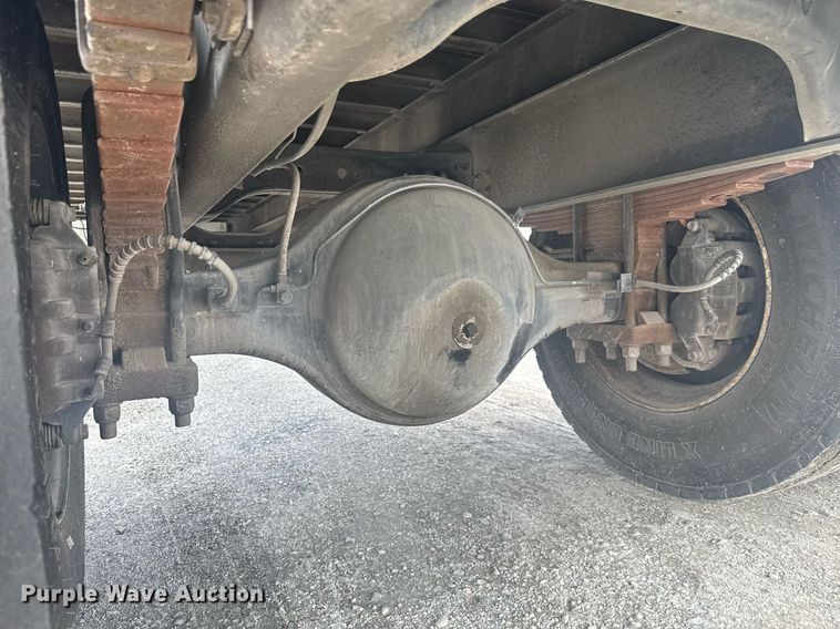 image for item EC3525 1999 International 4700 flatbed truck