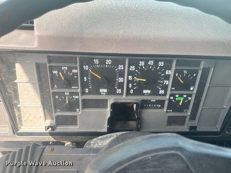 image for item EC3525 1999 International 4700 flatbed truck