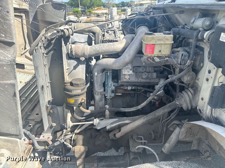 image for item EC3525 1999 International 4700 flatbed truck