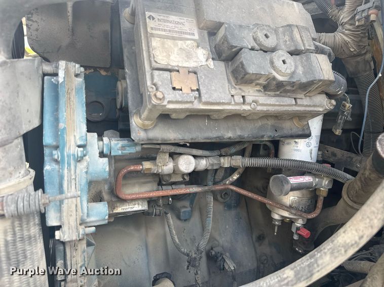 image for item EC3525 1999 International 4700 flatbed truck