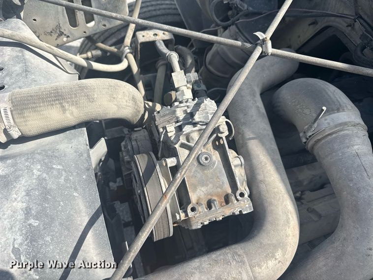 image for item EC3525 1999 International 4700 flatbed truck