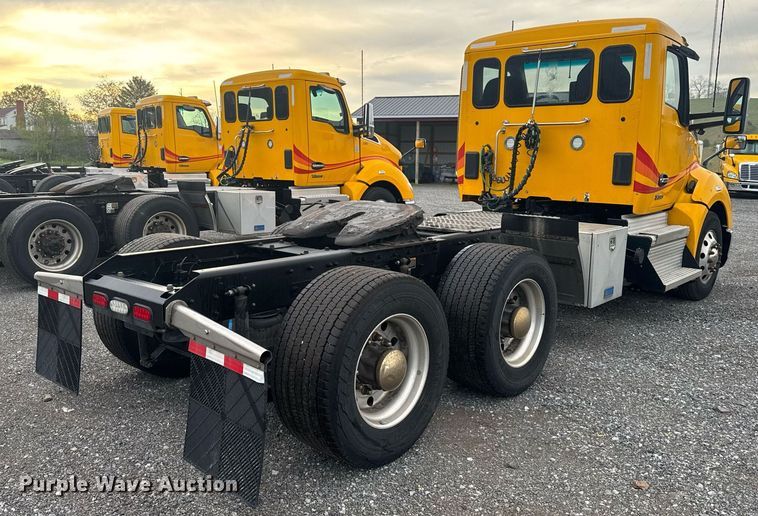 image for item EC3553 2022 Kenworth T680 semi truck