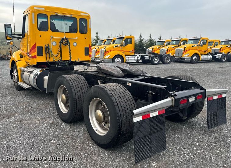 image for item EC3553 2022 Kenworth T680 semi truck