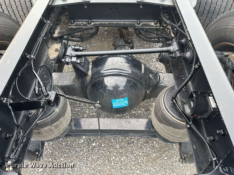 image for item EC3553 2022 Kenworth T680 semi truck