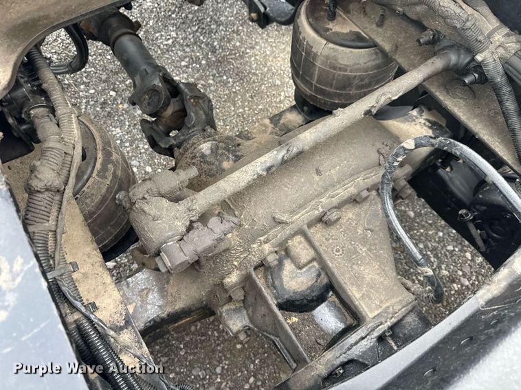 image for item EC3553 2022 Kenworth T680 semi truck