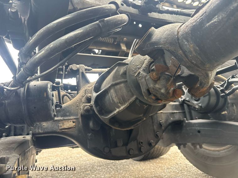 image for item EC3553 2022 Kenworth T680 semi truck