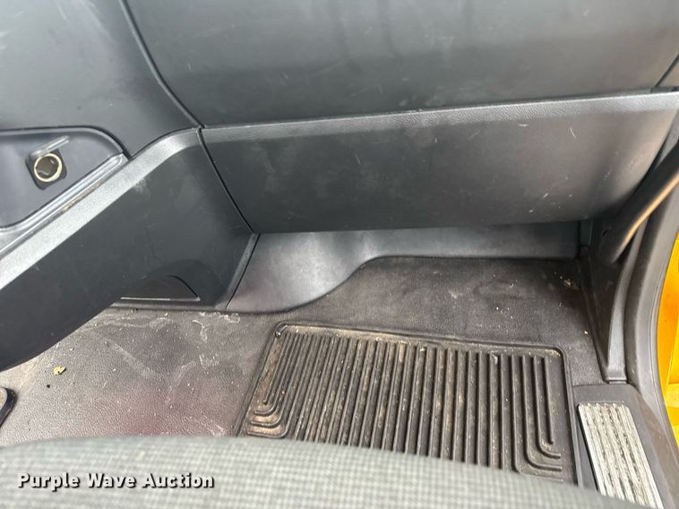 image for item EC3553 2022 Kenworth T680 semi truck