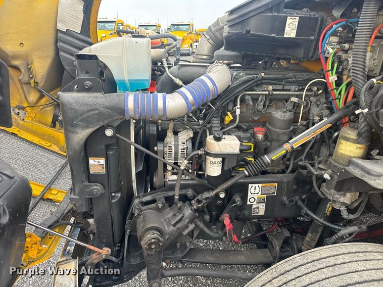 image for item EC3553 2022 Kenworth T680 semi truck